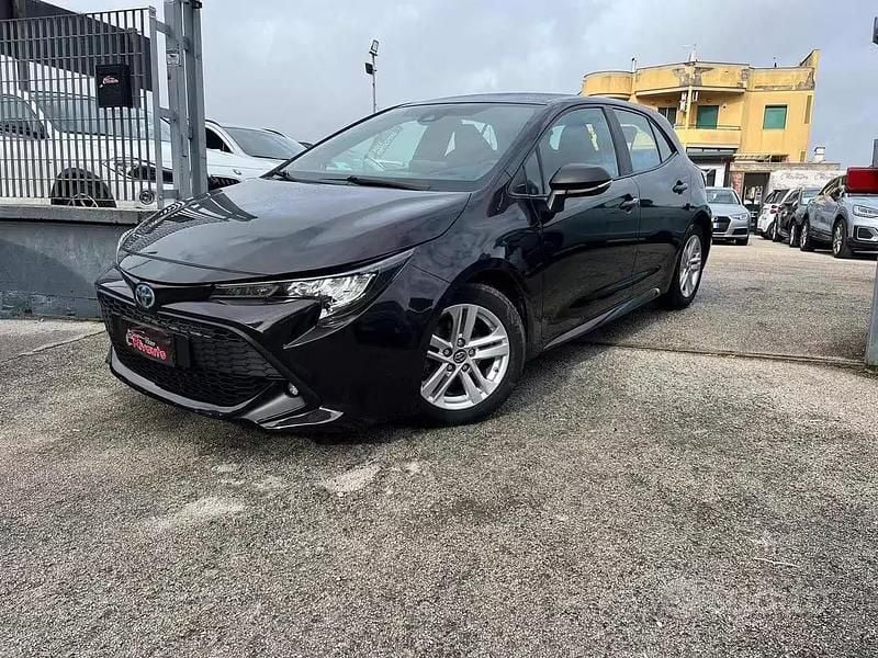 Usata Toyota Corolla Active 98 CV (72 kW) 2020 Nero Berlina
