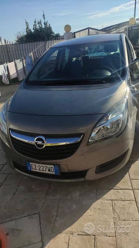 Grigio Usata 2015 Opel Meriva Monovolume | 4500 € (Buon prezzo) - Immagine 1/4