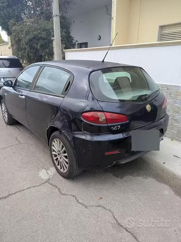 Usata Alfa Romeo 147 120 CV (88 kW) 2005 Utilitaria