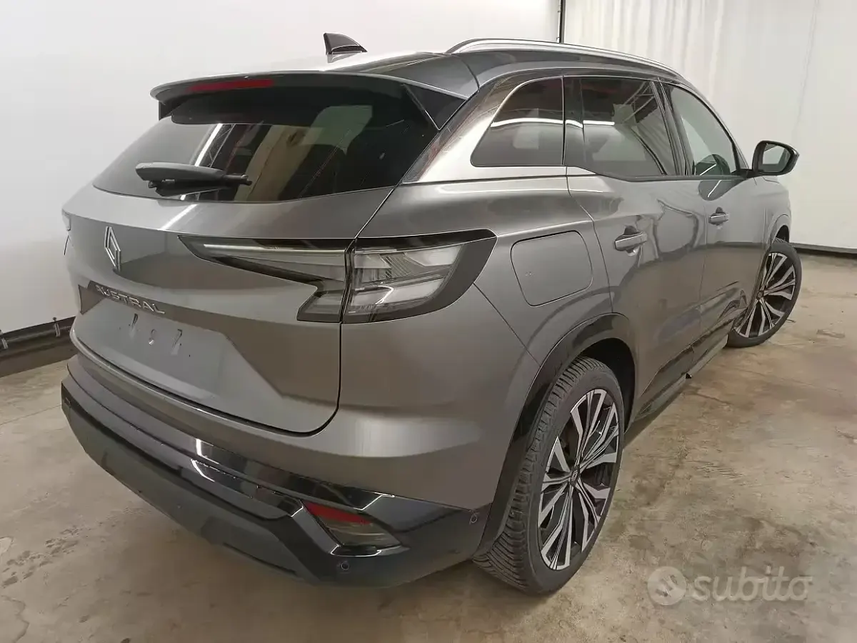 Usata Renault Austral Techno 148 CV (108 kW) 2026 Grigio SUV