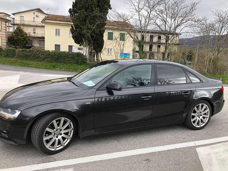 Usata Audi A4 Ambiente 143 CV (105 kW) 2012 Grigio Berlina