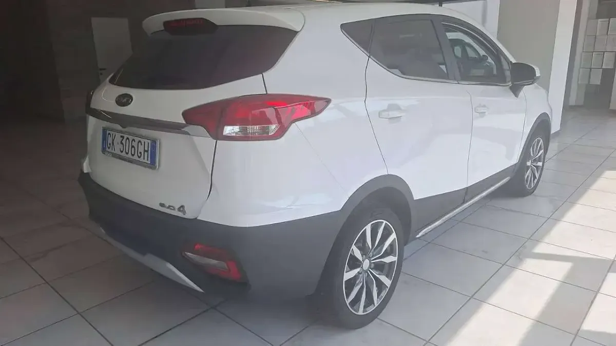 Usata EVO Evo 4 106 CV (77 kW) 2023 Bianco SUV
