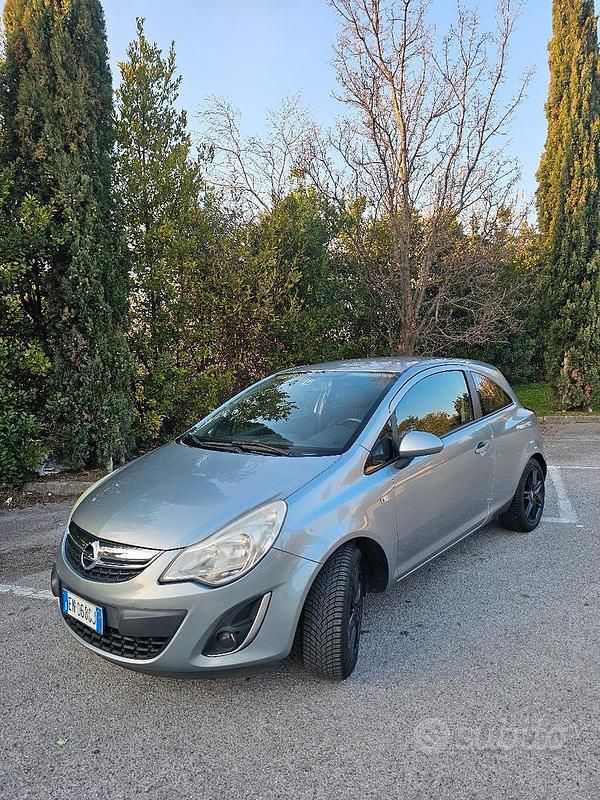 Usata Opel Corsa 2012 Grigio Utilitaria