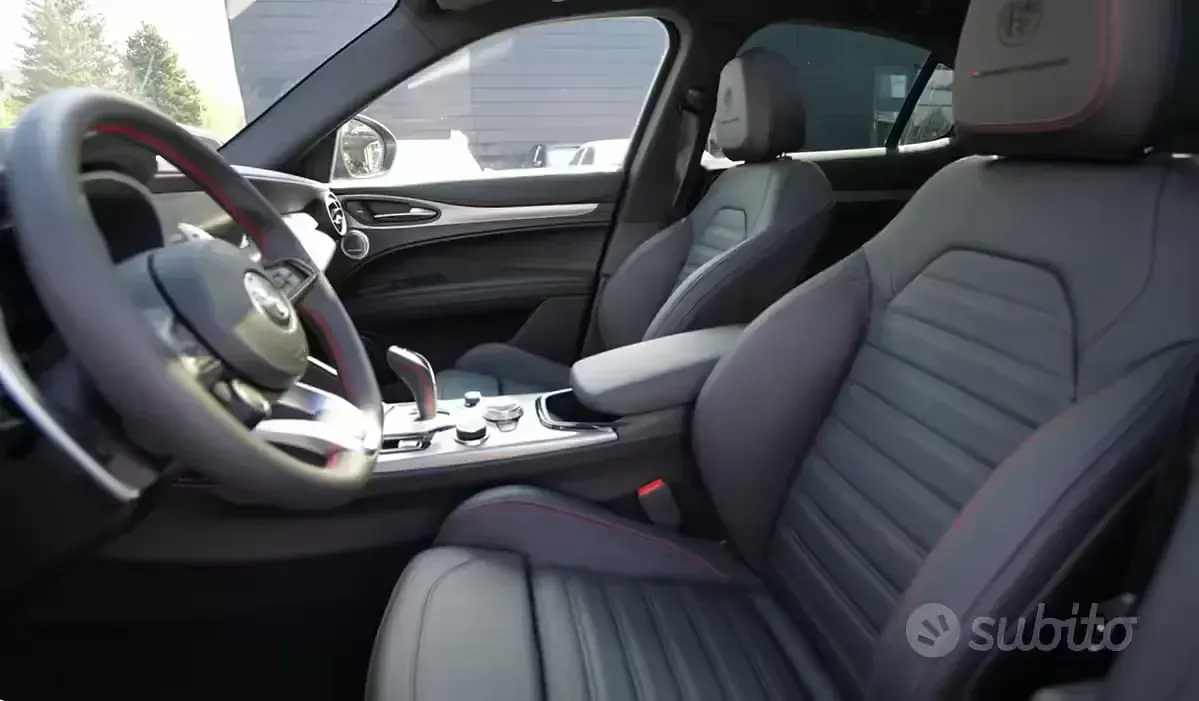 Usata Alfa Romeo Stelvio Competizione 209 CV (153 kW) 2024 Nero SUV
