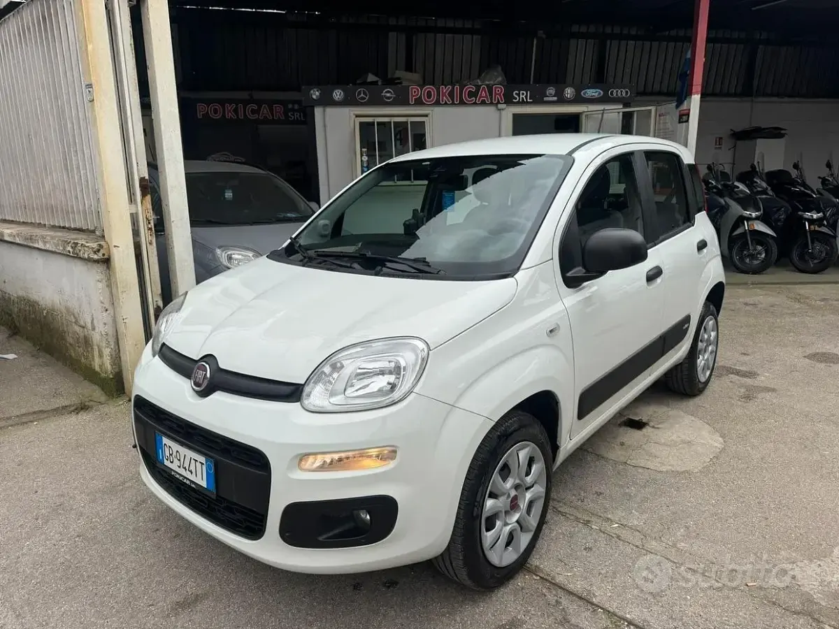 Usata Fiat Panda Lounge 85 CV (62 kW) 2020 Bianco Utilitaria