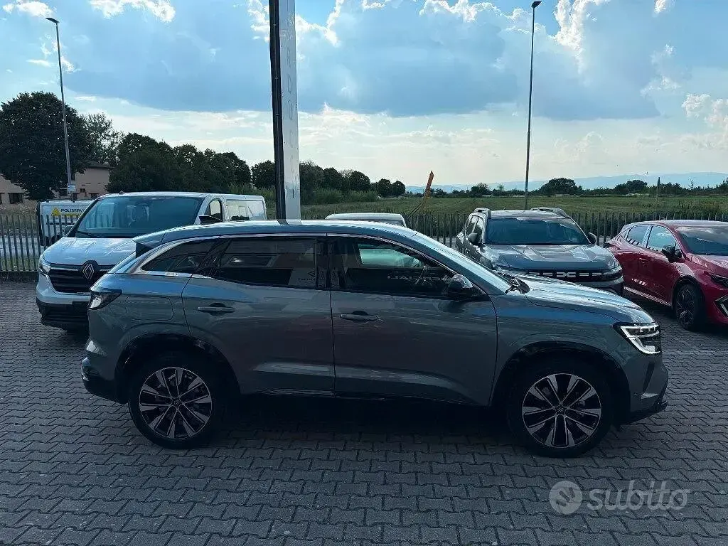 Usata Renault Austral Techno 200 CV (147 kW) 2023 Grigio SUV