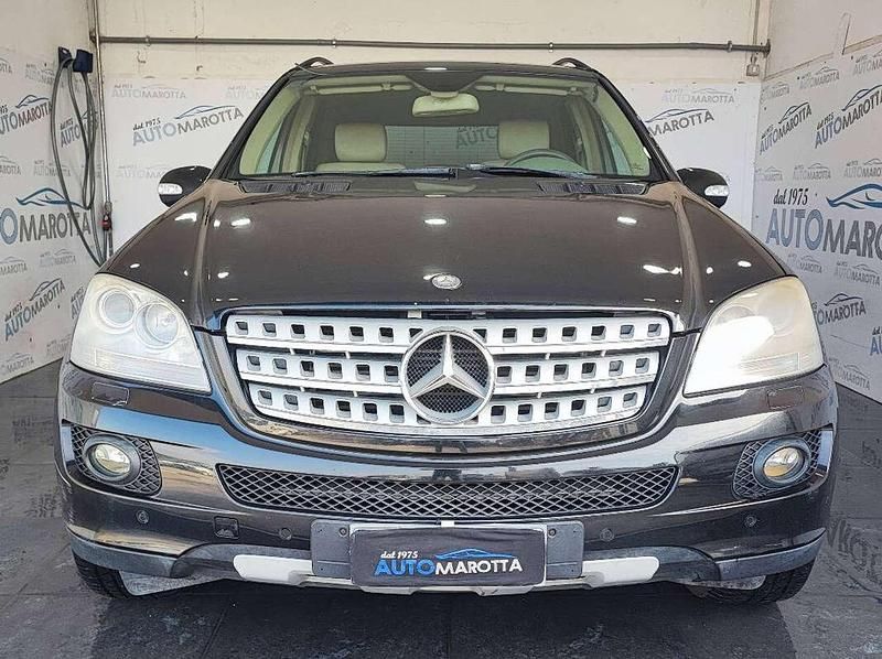 Usata Mercedes ML320 224 CV (164 kW) 2007 Grigio SUV