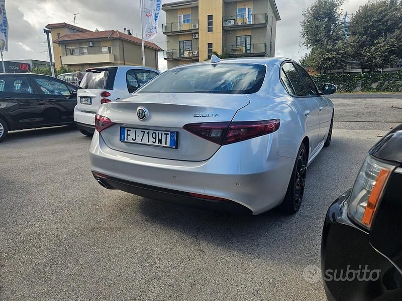 Usata Alfa Romeo Giulia Super 150 CV (110 kW) 2017 Grigio Berlina