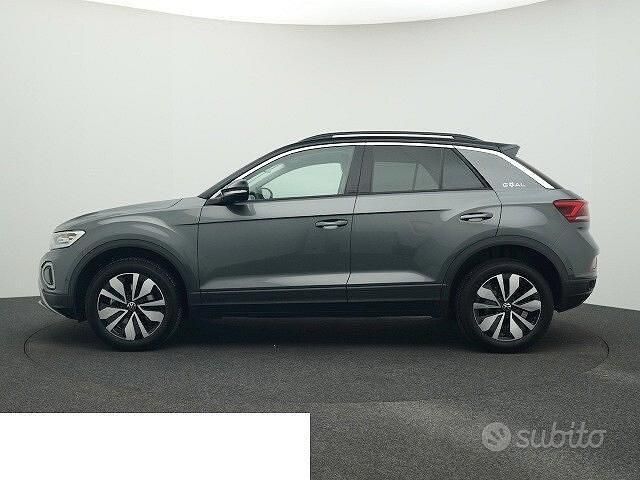 Usata VW T-Roc Goal 116 CV (85 kW) 2024 Grigio SUV
