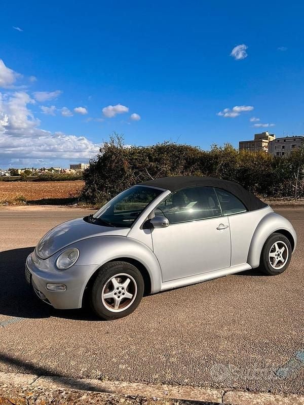 Usata VW New Beetle Cabriolet 102 CV (75 kW) 2005 Grigio Cabrio