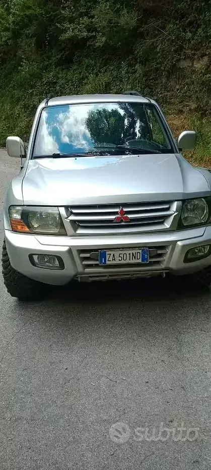 Usata Mitsubishi Pajero 160 CV (117 kW) 2001 Grigio SUV