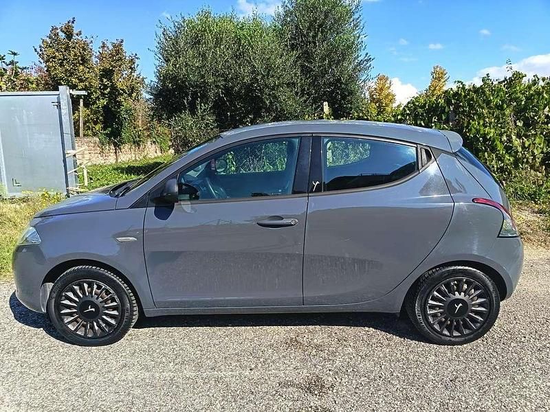 Usata Lancia Ypsilon 69 CV (50 kW) 2014 Utilitaria