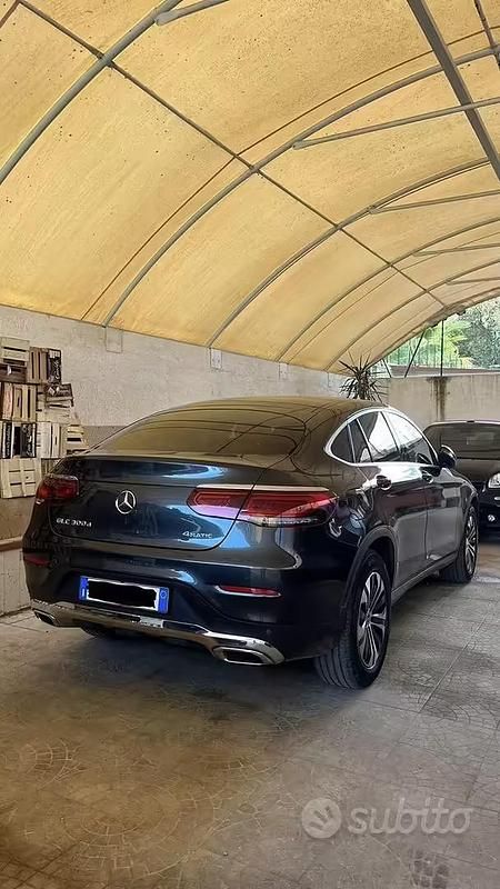 Usata Mercedes GLC300 Premium 245 CV (180 kW) 2020 Nero Coupé