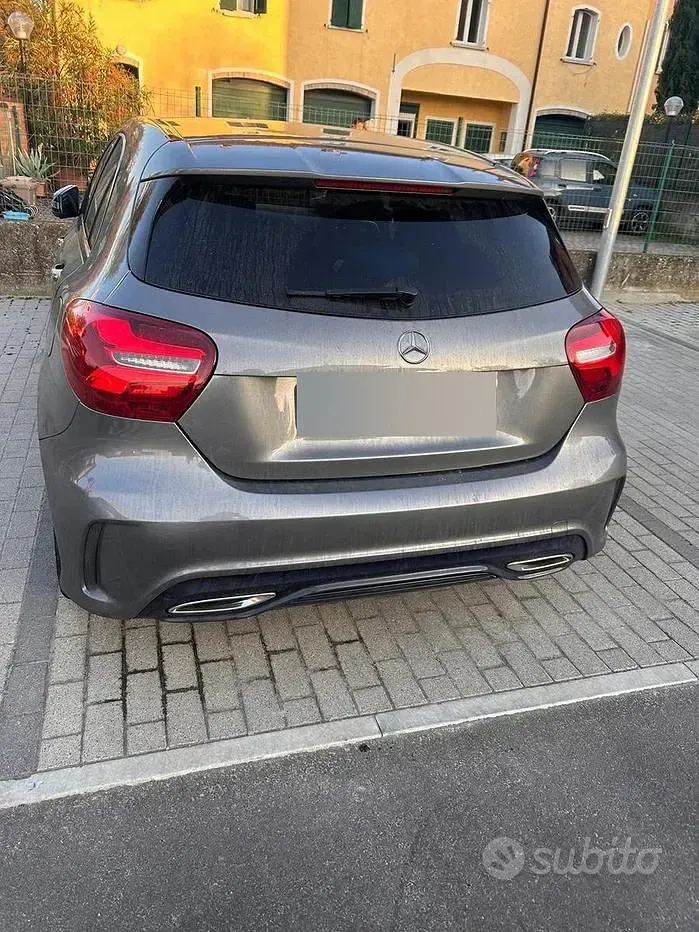 Usata Mercedes A200 Premium 136 CV (100 kW) 2017 Grigio Utilitaria