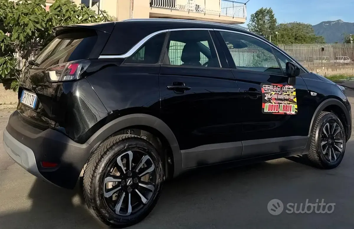 Usata Opel Crossland Elegance 131 CV (96 kW) 2023 Nero SUV