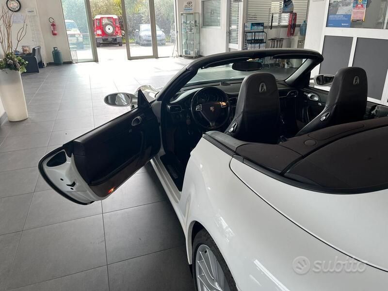 Usata Porsche 911 Carrera 4S Cabriolet 355 CV (261 kW) 2007 Bianco Cabrio