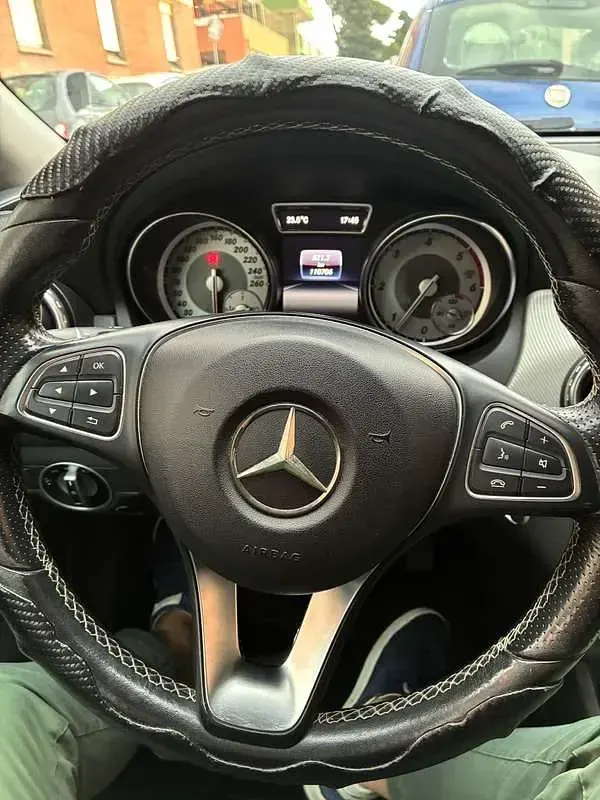 Usata Mercedes GLA200 136 CV (100 kW) 2016 SUV