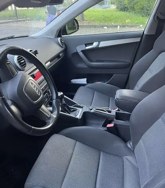 Usata Audi A3 Sportback Ambition 105 CV (77 kW) 2011 Nero Utilitaria