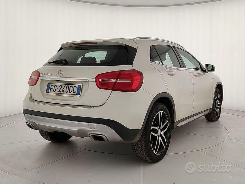 Usata Mercedes GLA200 Premium 136 CV (100 kW) 2016 Bianco SUV