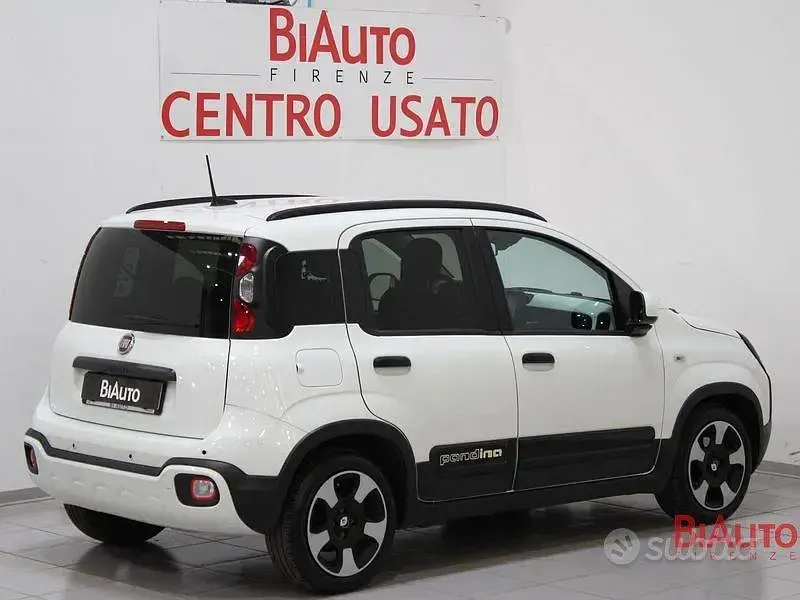 Usata Fiat Panda Cross Cross 70 CV (51 kW) 2024 Bianco Utilitaria