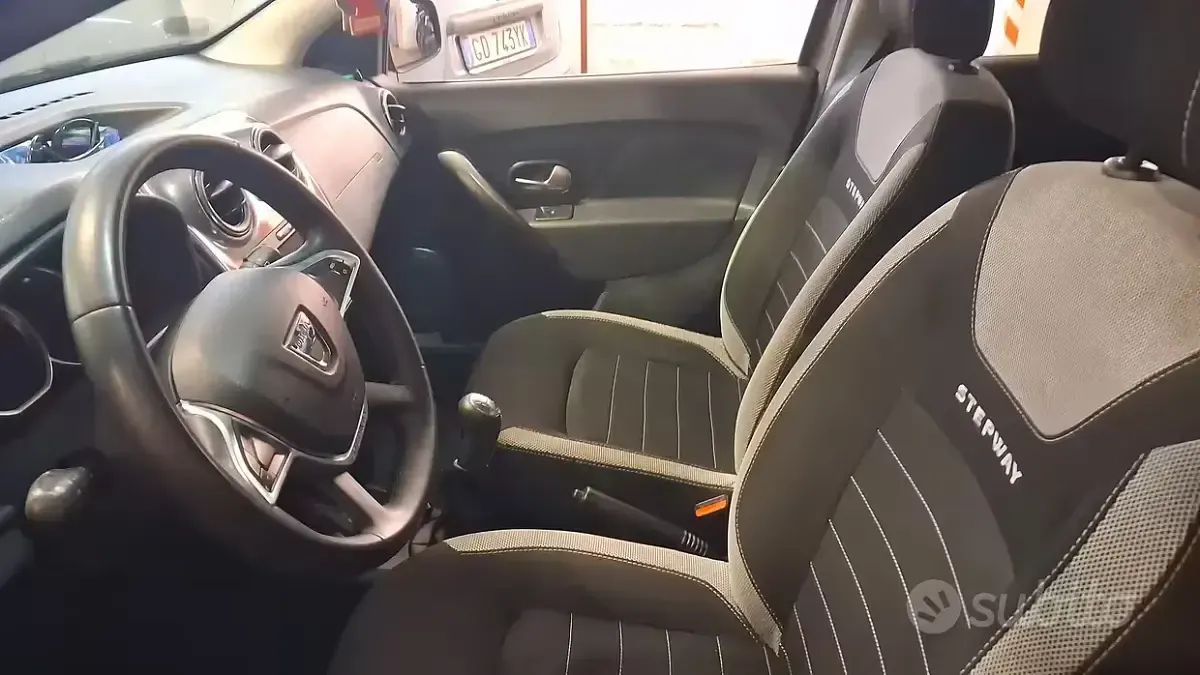 Usata Dacia Sandero 90 CV (66 kW) 2019 Marrone Berlina