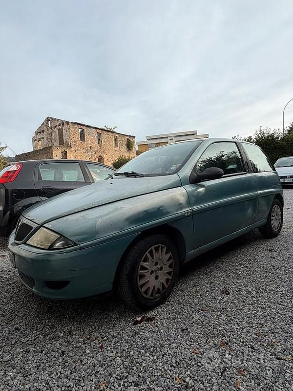 Usata 2002 Lancia Ypsilon Due volumi | 850 € (Super prezzo) - Immagine 1/4
