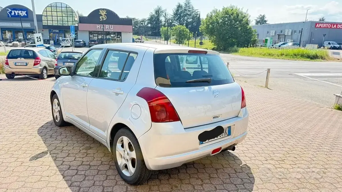 Usata Suzuki Swift 69 CV (50 kW) 2007 Grigio Utilitaria