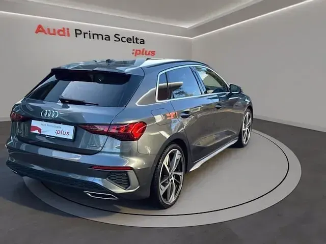 Usata Audi A3 S-Line 200 CV (147 kW) 2023 Grigio Berlina