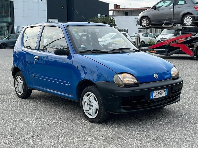 Usata Fiat 600 54 CV (39 kW) 2002 Blu Berlina
