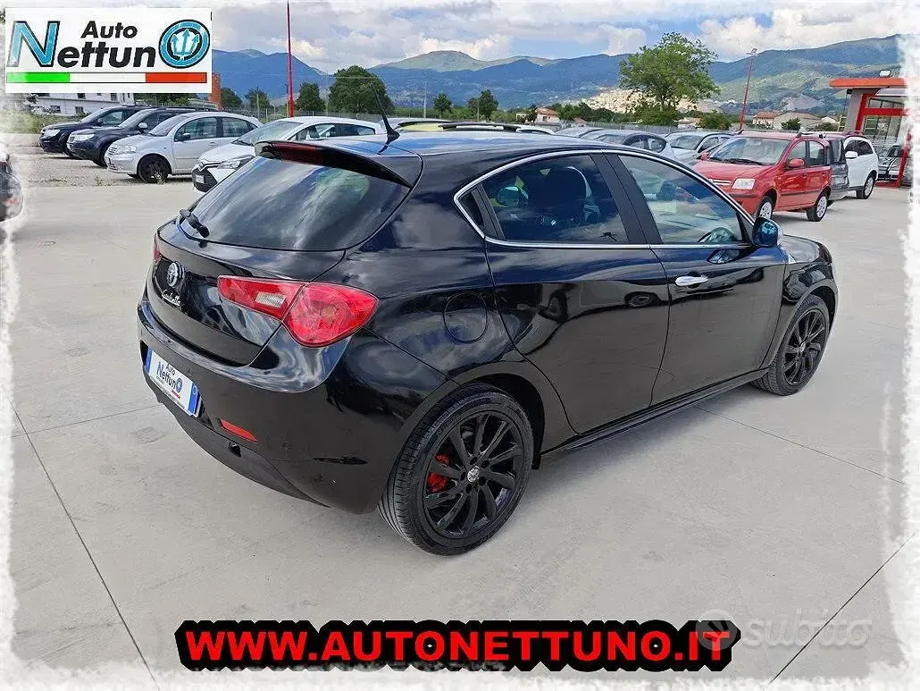 Usata Alfa Romeo Giulietta Quadrifoglio 105 CV (77 kW) 2012 Nero Utilitaria