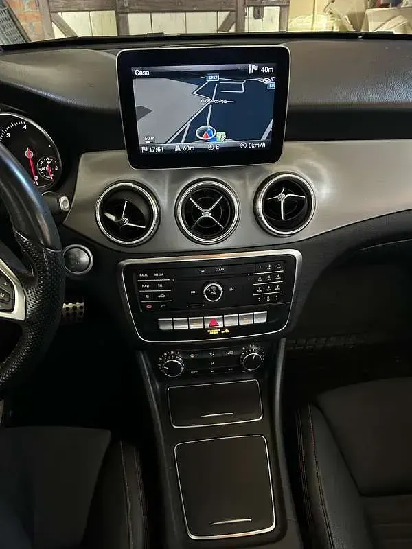 Usata Mercedes CLA220 Shooting Brake 177 CV (130 kW) 2018 Grigio Station wagon