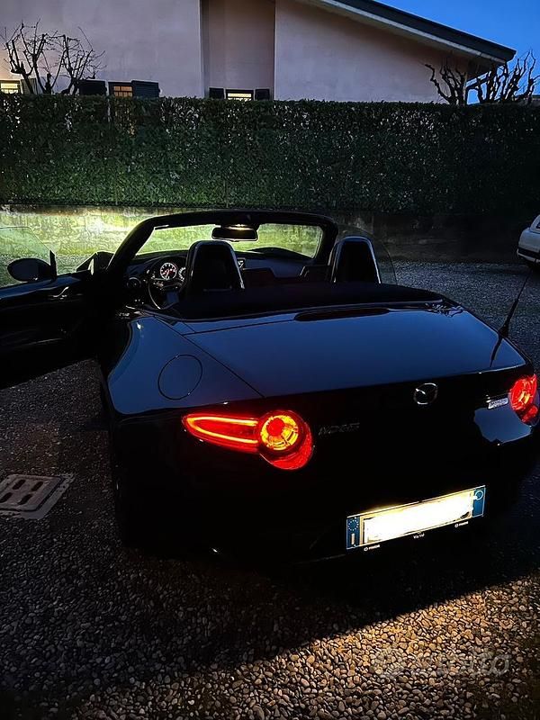 Usata Mazda MX5 Exceed 131 CV (96 kW) 2017 Nero Cabrio