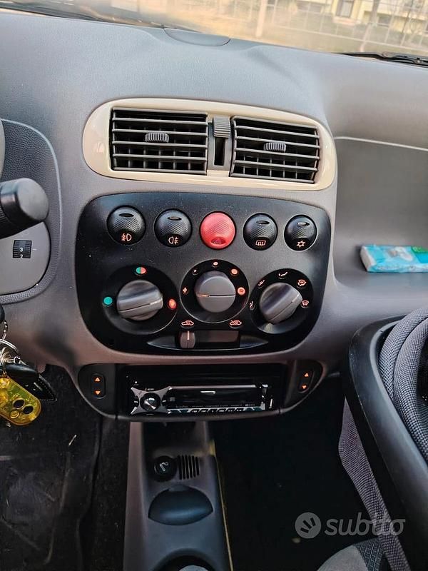 Usata Fiat 600 54 CV (39 kW) 2007 Blu Utilitaria