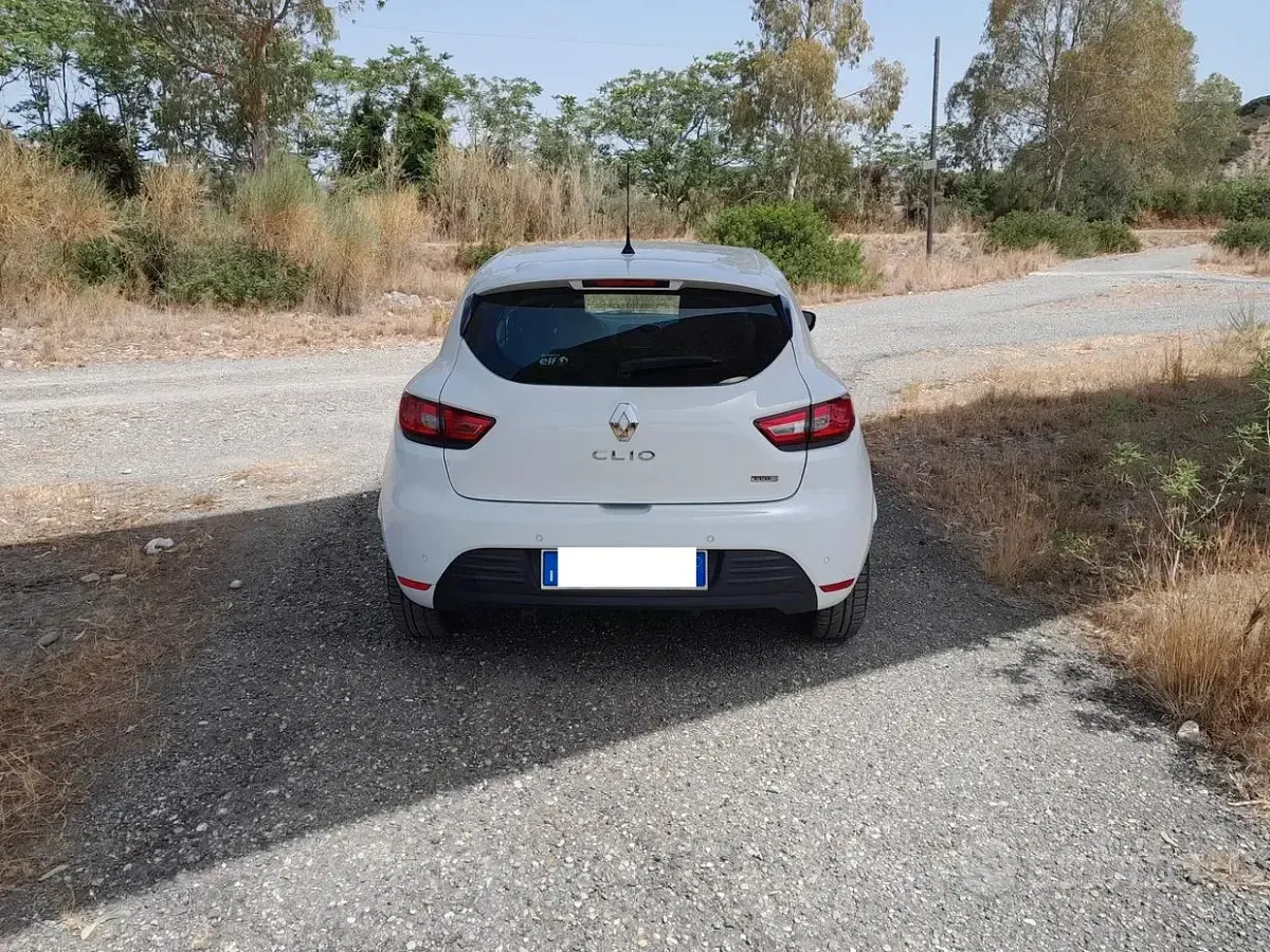 Second-hand Renault Clio IV 90 CP (66 kW) 2018 Alb Berlinǎ