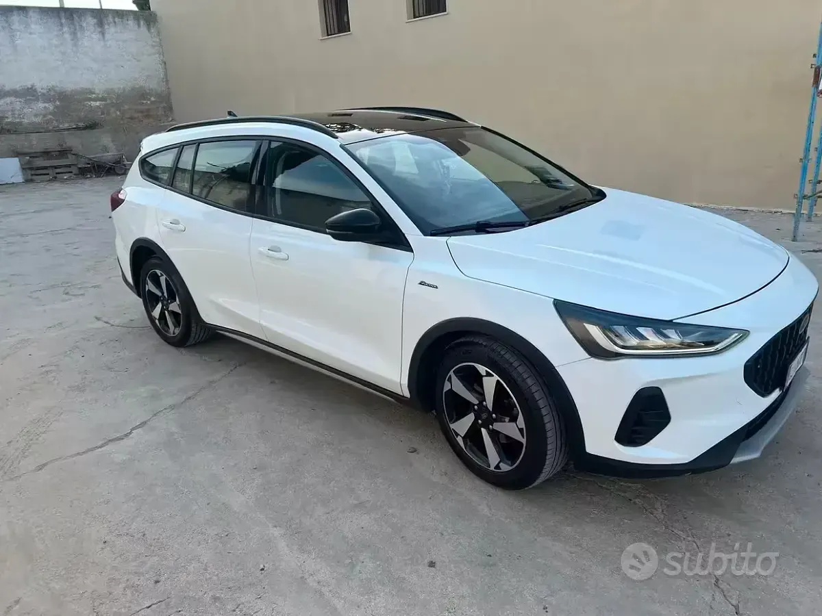 Usata Ford Focus Active 120 CV (88 kW) 2022 Bianco Station wagon