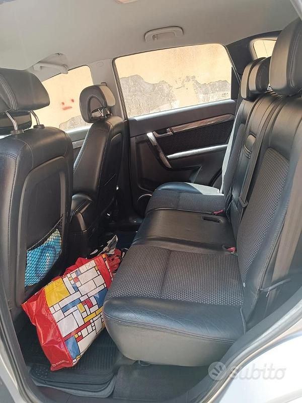 Usata Chevrolet Captiva 150 CV (110 kW) 2007 Grigio SUV