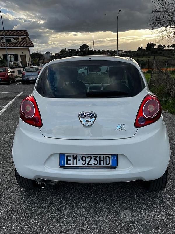 Usata Ford Ka Titanium 69 CV (50 kW) 2012 Bianco Utilitaria