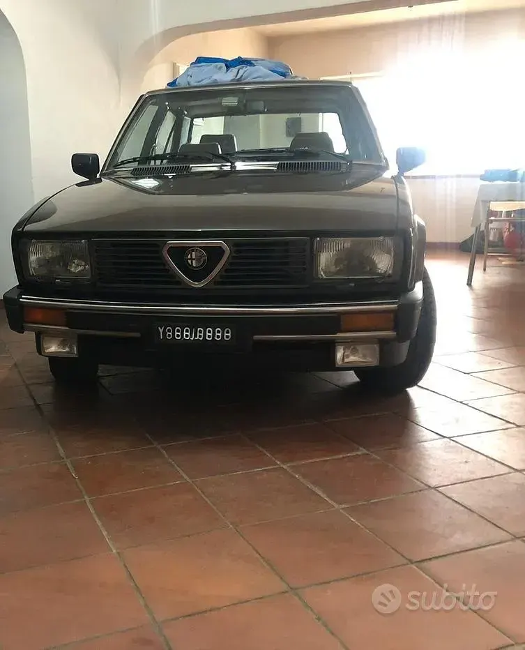 Usata Alfa Romeo Alfetta 130 CV (95 kW) 1983 Marrone Berlina