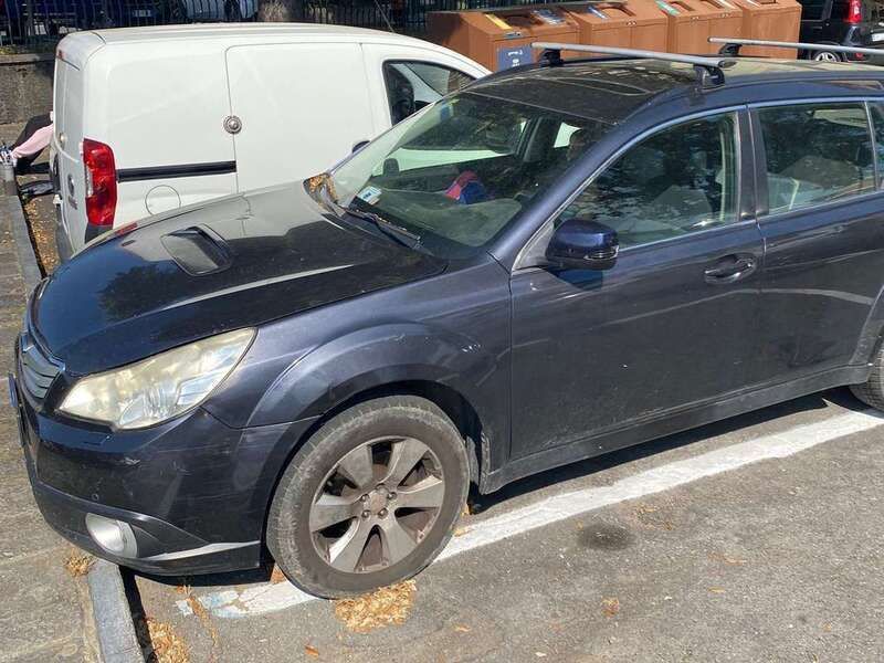 Grigio Usata 2011 Subaru Outback Trend SUV | 2500 € (Super prezzo) - Immagine 1/4