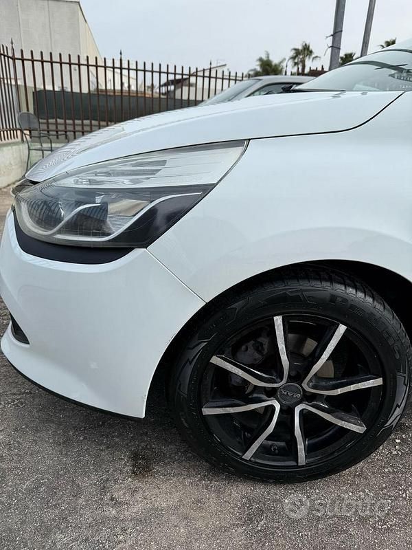 Usata Renault Clio IV 75 CV (55 kW) 2016 Bianco Utilitaria