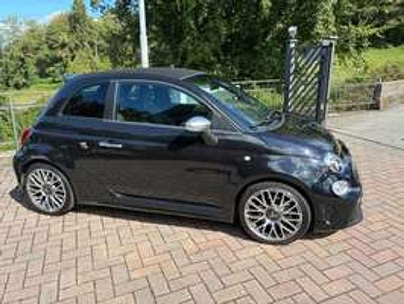 Usata Abarth 595C Turismo 179 CV (131 kW) 2022 Nero Cabrio