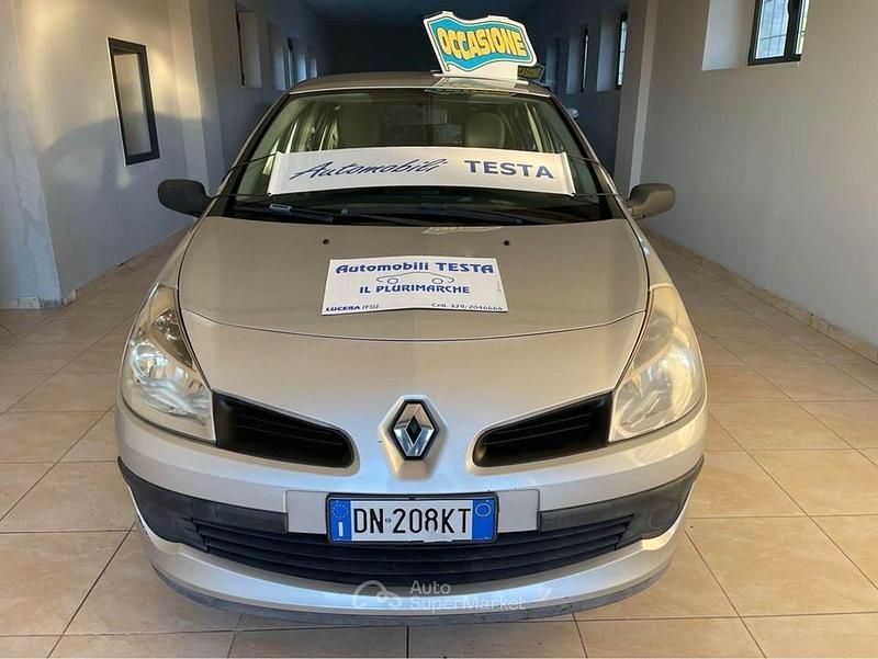Usata Renault Clio II 75 CV (55 kW) 2008 Argento Berlina
