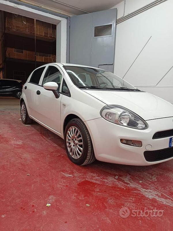 Usata Fiat Grande Punto 75 CV (55 kW) 2015 Utilitaria