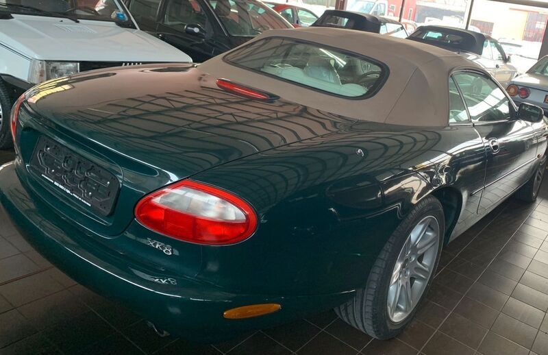 Usato 1998 Jaguar XK8 4.0 Benzin 284 CV (25.000 €)
