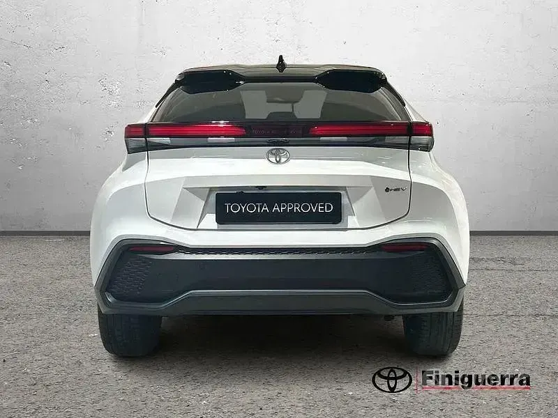 Usata Toyota C-HR Trend 140 CV (102 kW) 2024 Bianco SUV