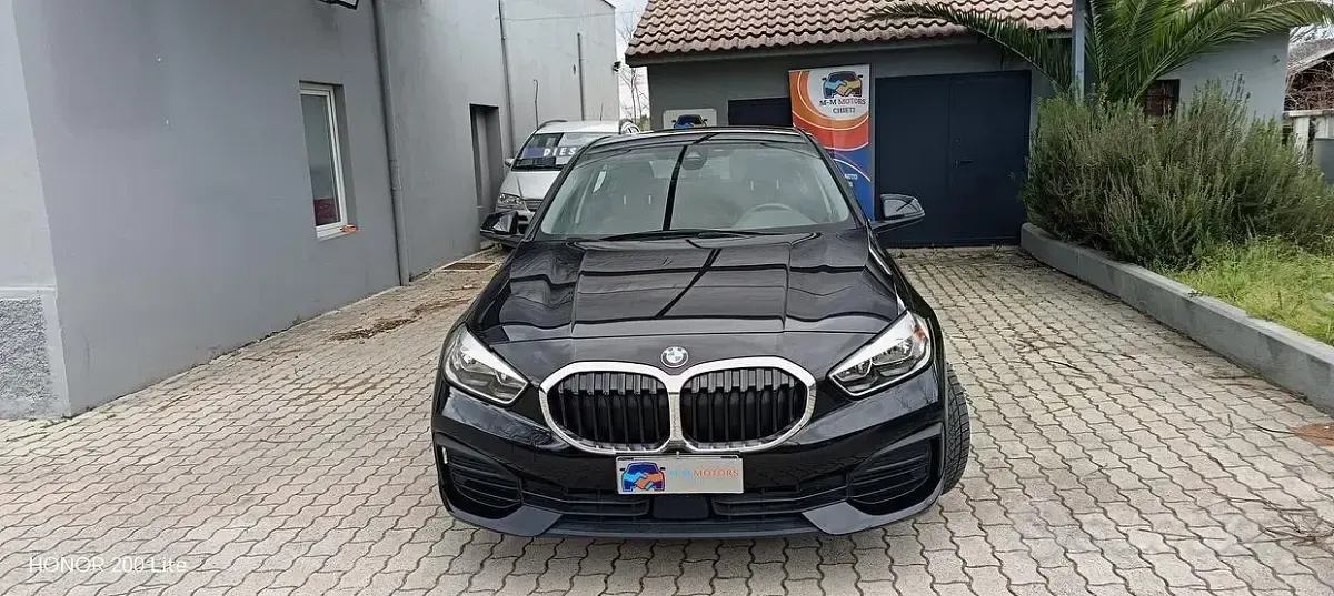 Usado BMW 116 Advantage 116 CV (85 kW) 2022 Negro Utilitario