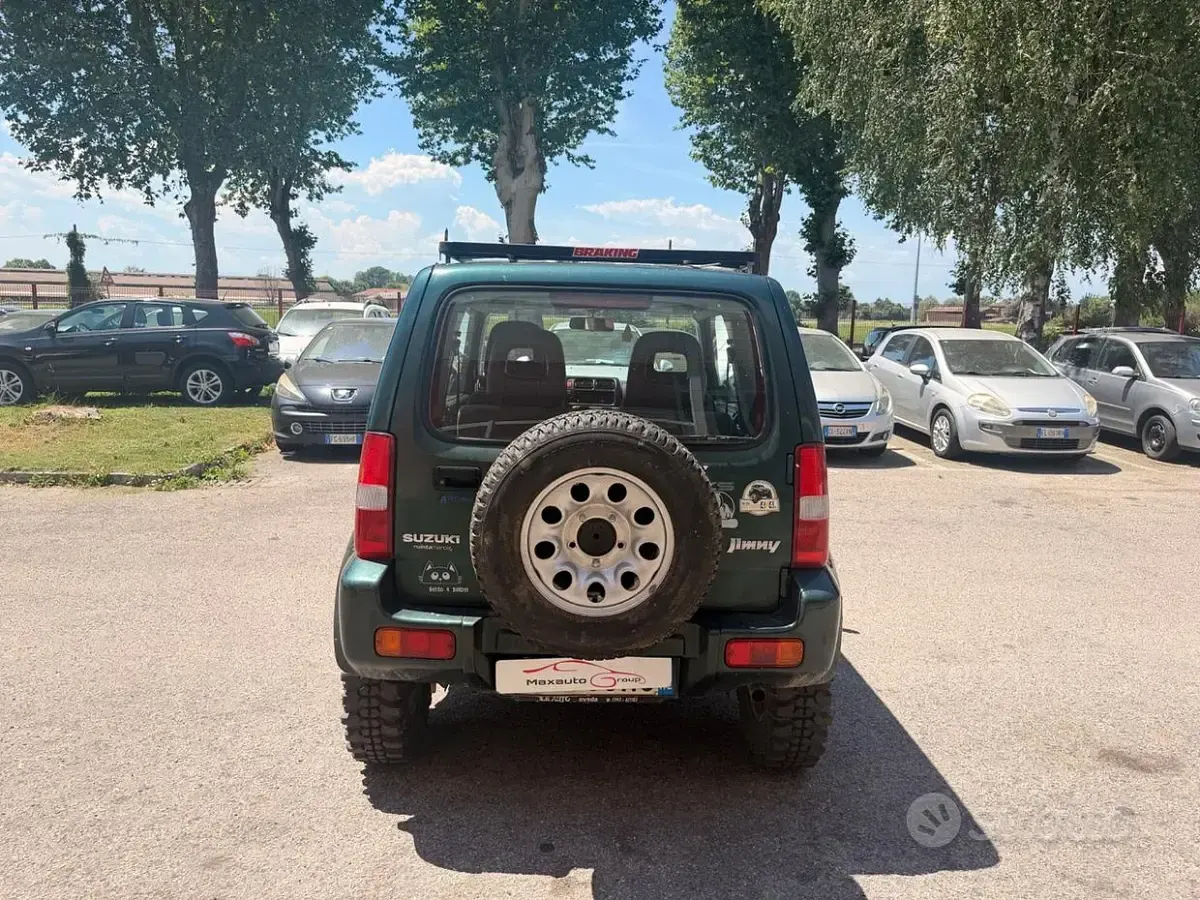 Usata Suzuki Jimny 82 CV (60 kW) 2003 Verde SUV