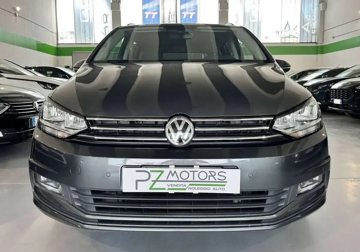 Usata VW Touran Business 116 CV (85 kW) 2017 Grigio Monovolume