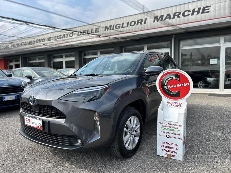 Usata Toyota Yaris Cross Business Edition 116 CV (85 kW) 2022 Grigio SUV