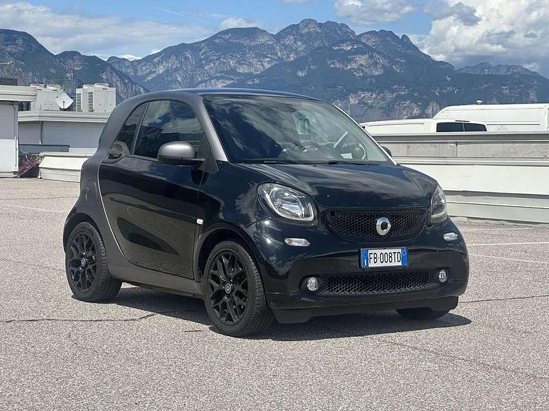 Usata 2015 Smart ForTwo Coupé Due volumi | 10.900 € (Buon prezzo) - Immagine 1/4